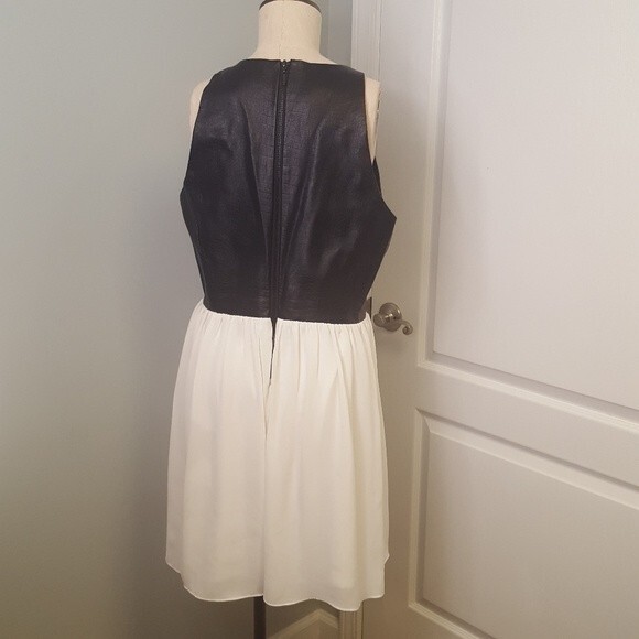 GUESS Black Faux Snake Top Dress White Skirt - Picture 9 of 9